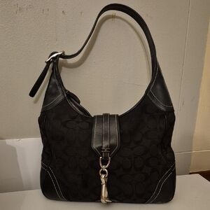 Coach Signature Hampton Black Shoulder Bag